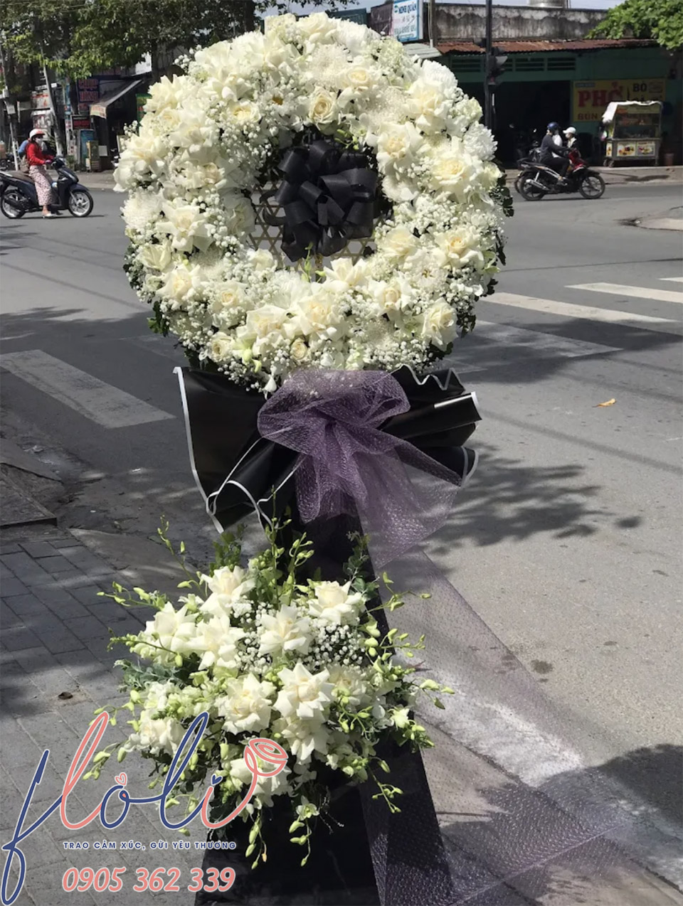 Vòng hoa viếng nghĩa trang liệt sĩ ngày 27/7