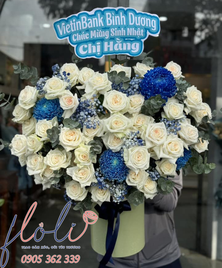 Giỏ hoa hồng chúc mừng sinh nhật chj gái ngân hàng