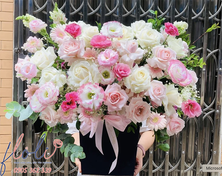 Shop hoa tươi FLoLi chi nhánh Quận 1 giỏ đẹp