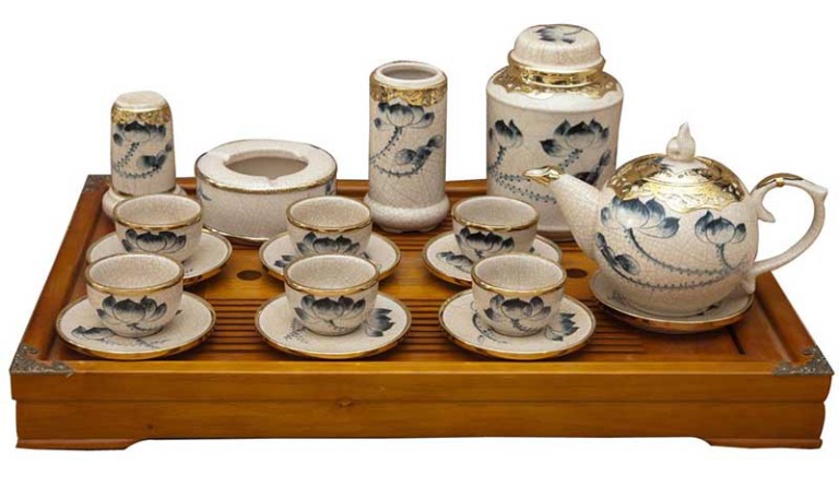đi dự khai trương nên tặng bộ chén sứ thay thế cho tiền