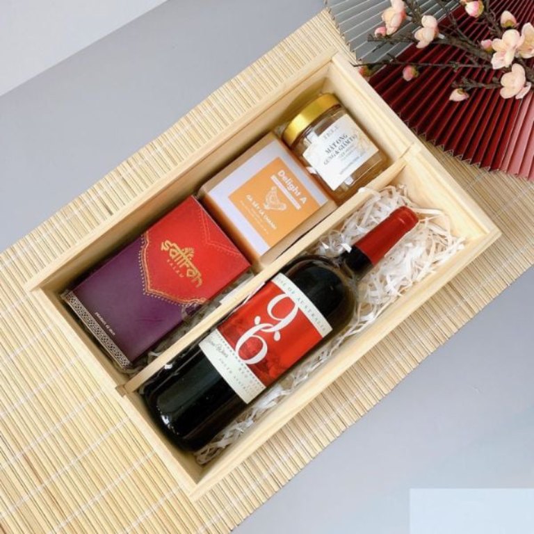 quà tặng sinh nhật cho bố vợ là chai rượu hảo hạng
