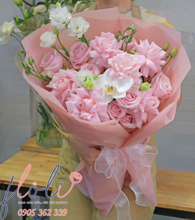 quà sinh nhật cho nhân viên công ty là bó hoa tươi