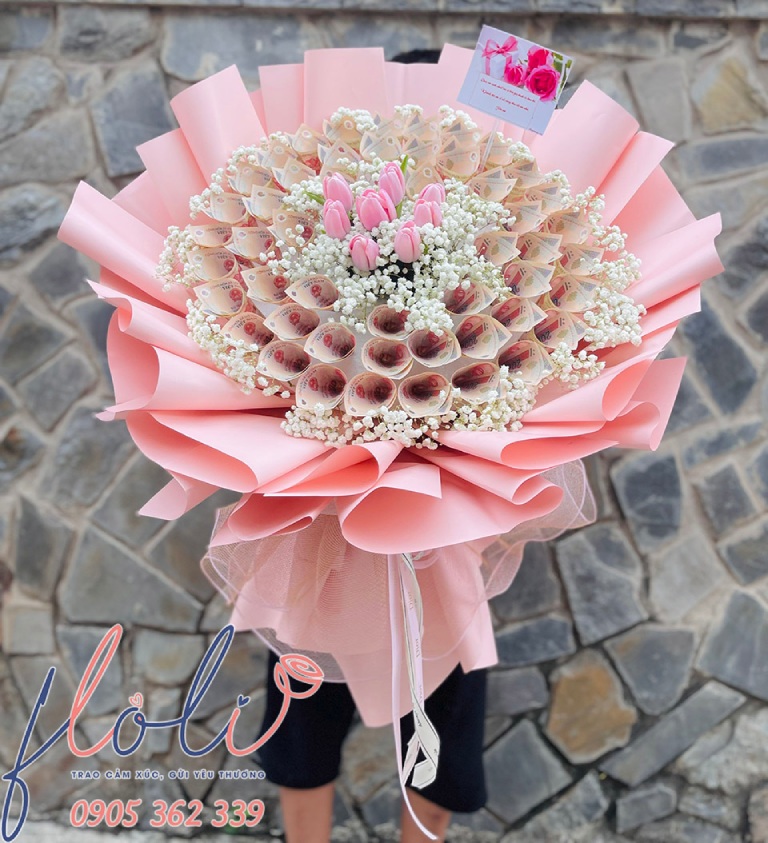 tặng quà chia tay cho đồng nghiệp là bó hoa tiền thật