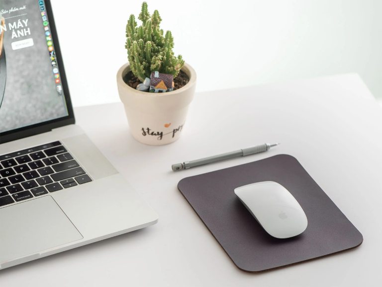 gợi ý quà tặng tốt nghiệp cho nam với chuột không dây