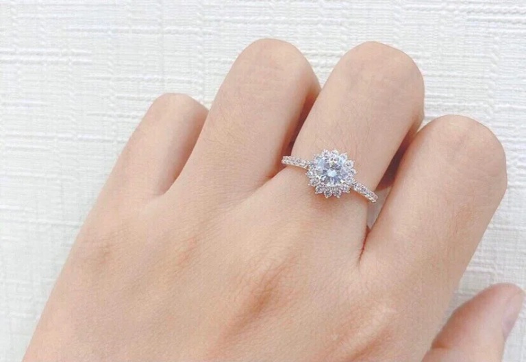 tặng quà kỷ niệm ngày cưới cho vợ là trang sức