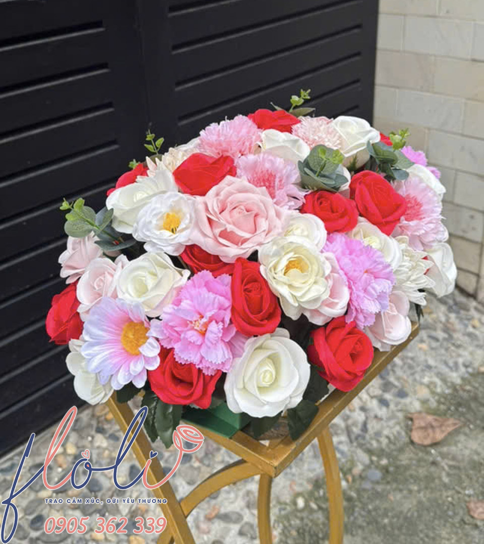 FLoLi - Địa chỉ mua hoa giả để bàn họp, bàn hội nghị chất lượng